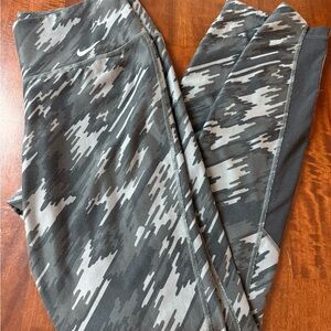 Nike Dri Fit One Legend Gray and Black Camouflage Leggings women’s M